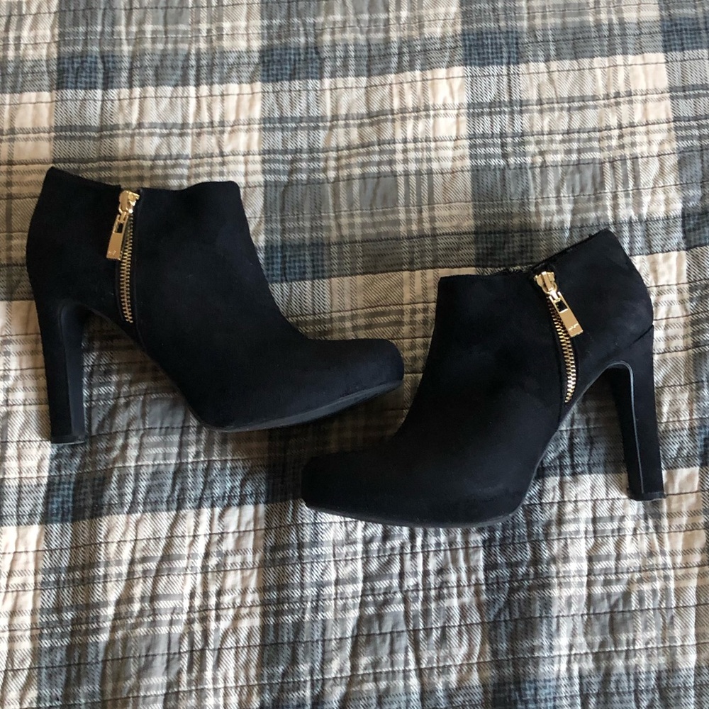 Marc Fisher black faux suede booties